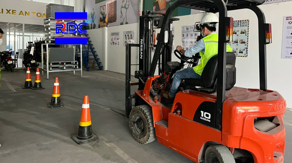 Tuyển sinh đào tạo chứng chỉ vận hành xe nâng tại TPHCM 10 Đào tạo nghề lái xe nâng