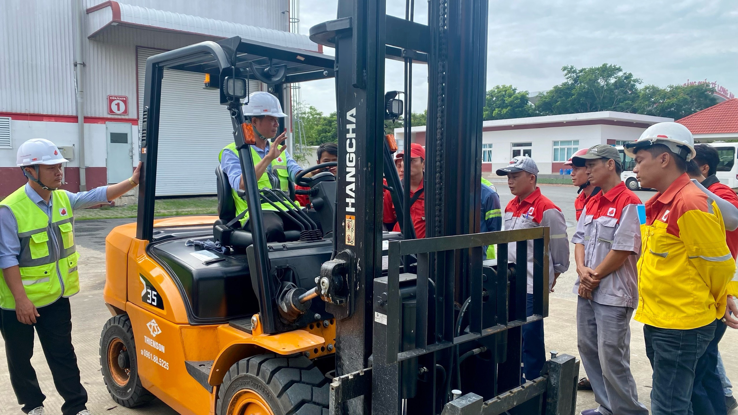 Học lái xe nâng tại Quận 12 8 học lái xe nâng tại Quận 12