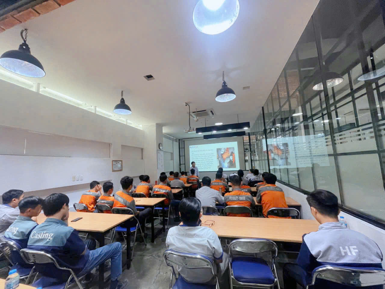 Học lái xe nâng uy tín tại Hà Nội năm 2025 5 Đào tạo tại công ty