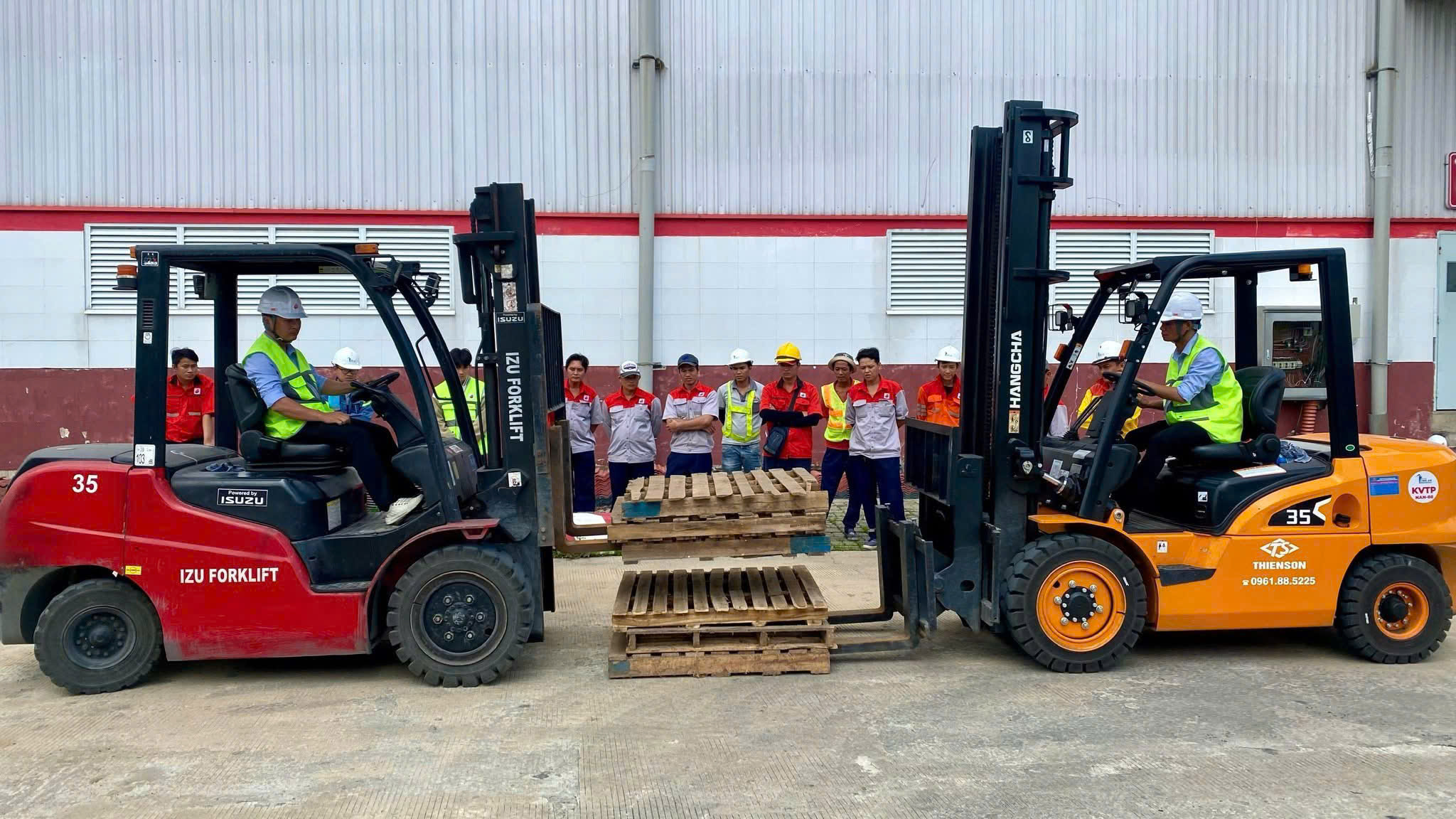 Học lái xe nâng tại Quận 12 11 af2cc140bef404aa5de51